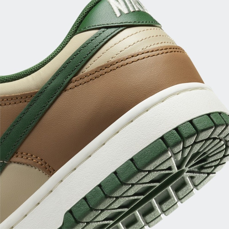 Brown and outlet green nike dunks